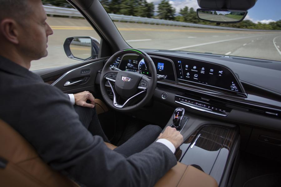 Торпедо Cadillac Escalade Platinum Luxury 2020 года  (NA) (фото 40 из 45)